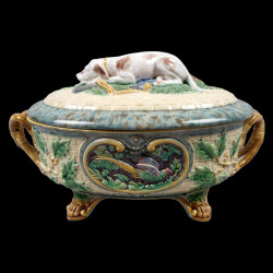 Minton majolica game pie tureen with hunting dog, late 19th Century