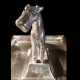 Plateau Art Déco Gallia en métal argenté avec un chien sculpté